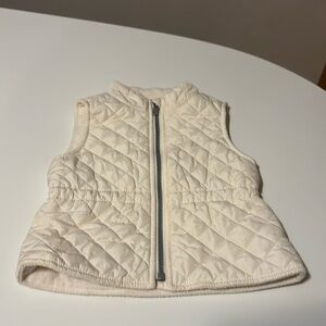 Old Navy girls 18-24 mo cream quilted vest excellent condition C1